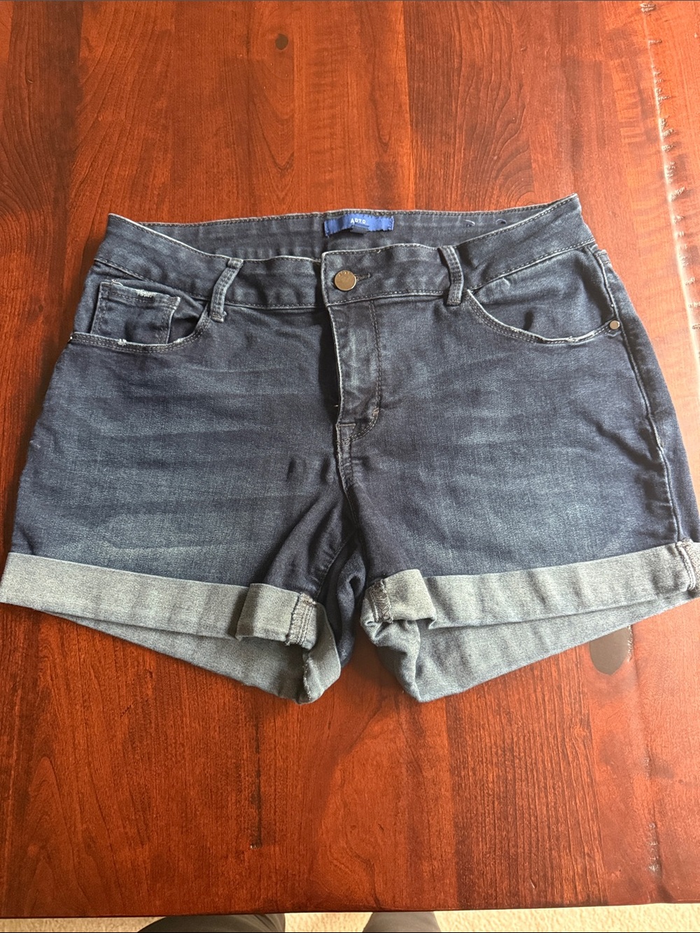 Apt 9 Dark Blue Rolled Hem Women’s Denim Shorts